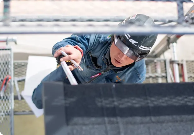 屋根工事作業集の人